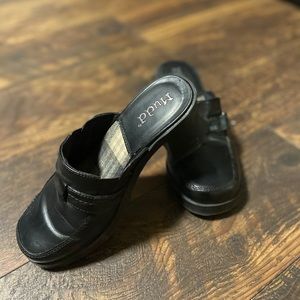 90’s mudd slide shoes